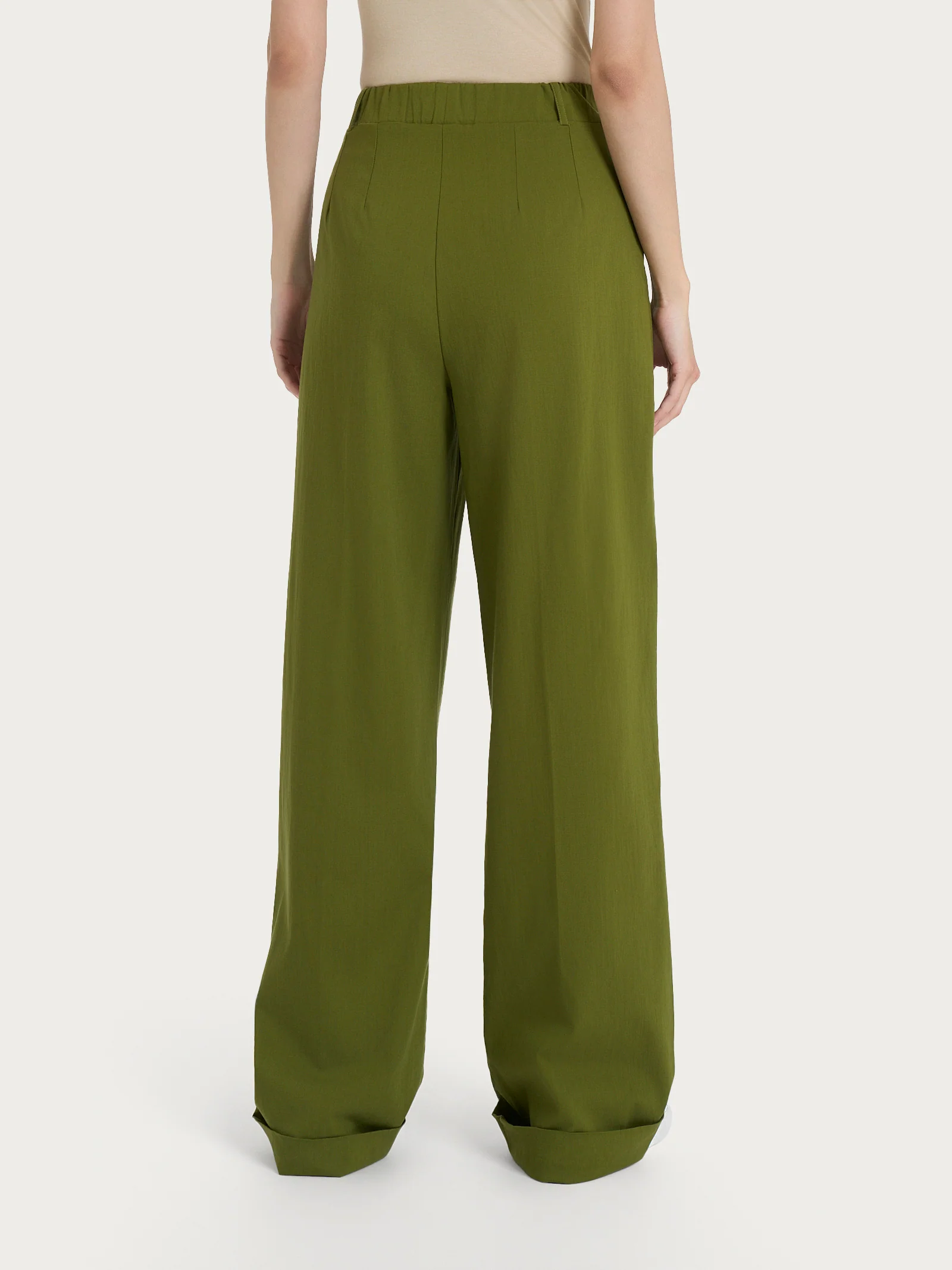 Pantalone ampio con tasche e pinces in Super Natural - Sphagnum - Image 5