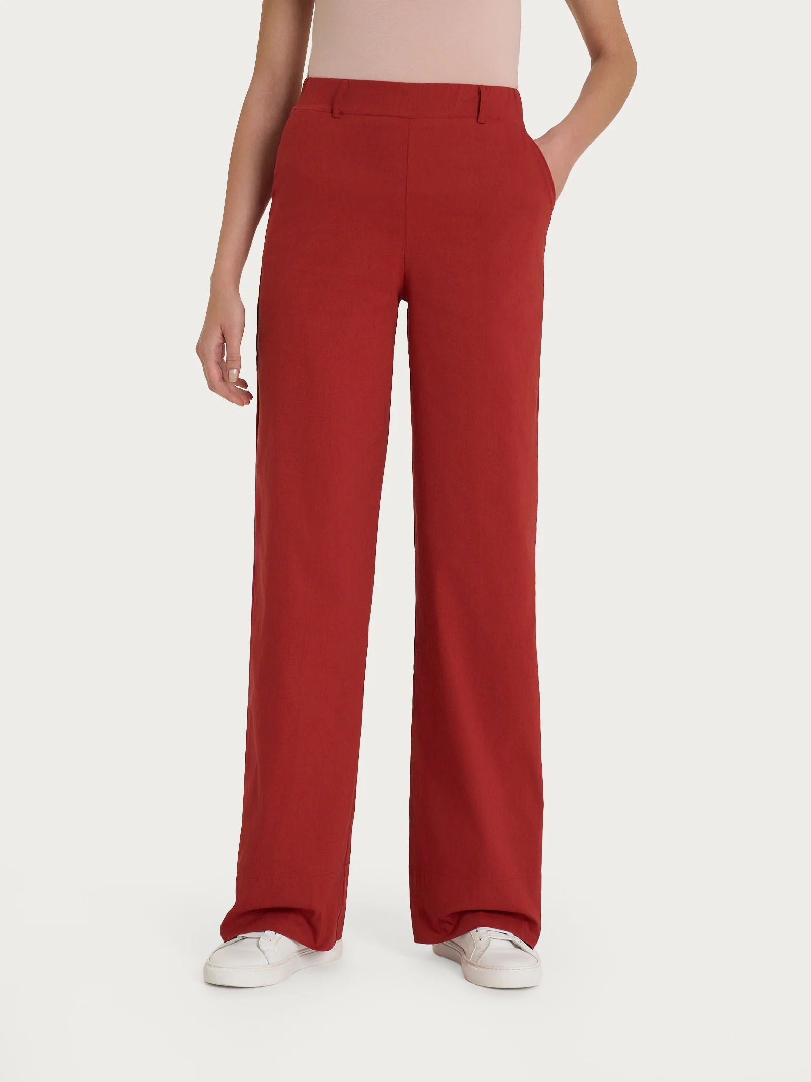 Pantalone ampio con tasche e risvolto in Super Fresh - Red Ochre - Image 2