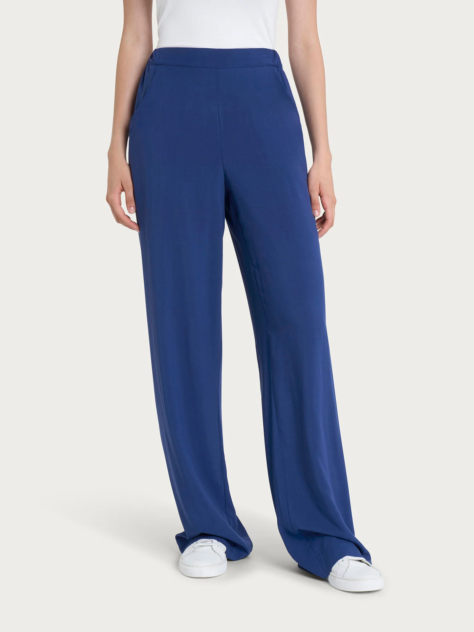 Pantalone ampio con tasche in Ecoseta - Blueberry