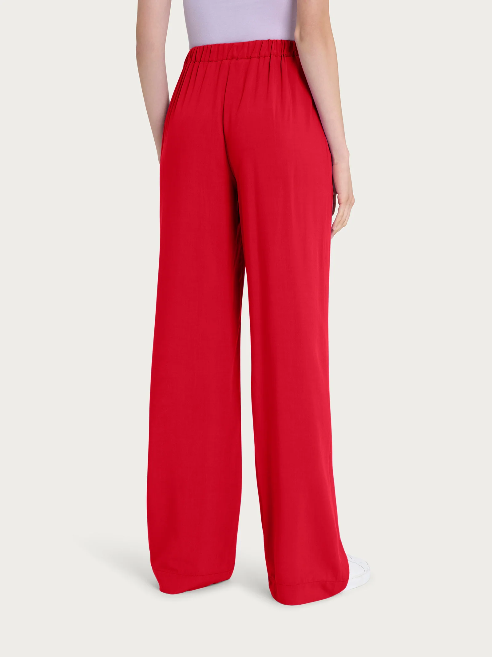 Pantalone ampio con tasche in Ecoseta - Salsa - Image 2