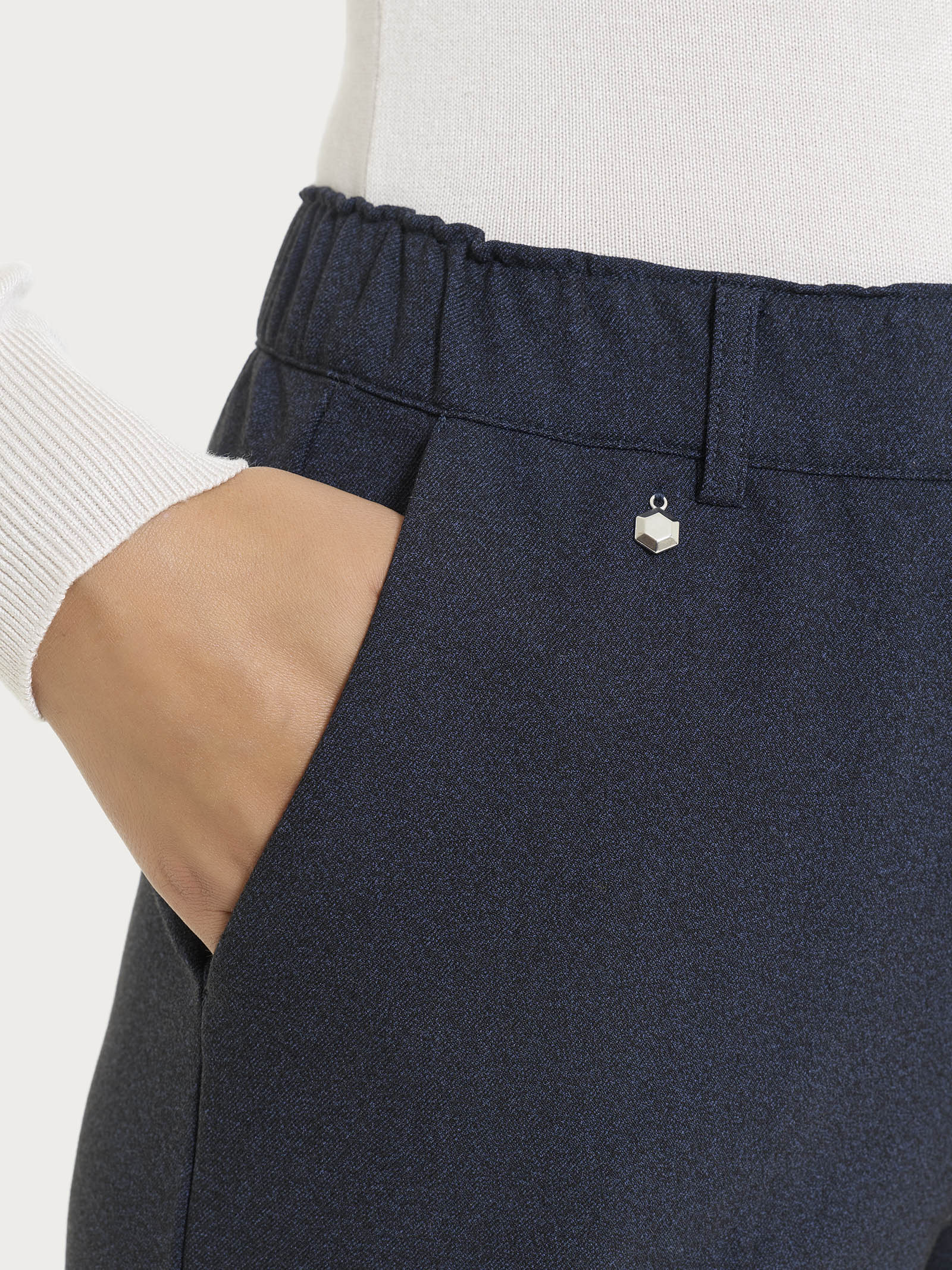 Pantalone ampio con tasche in Flannel Twill - Bleu Mel. - Image 5