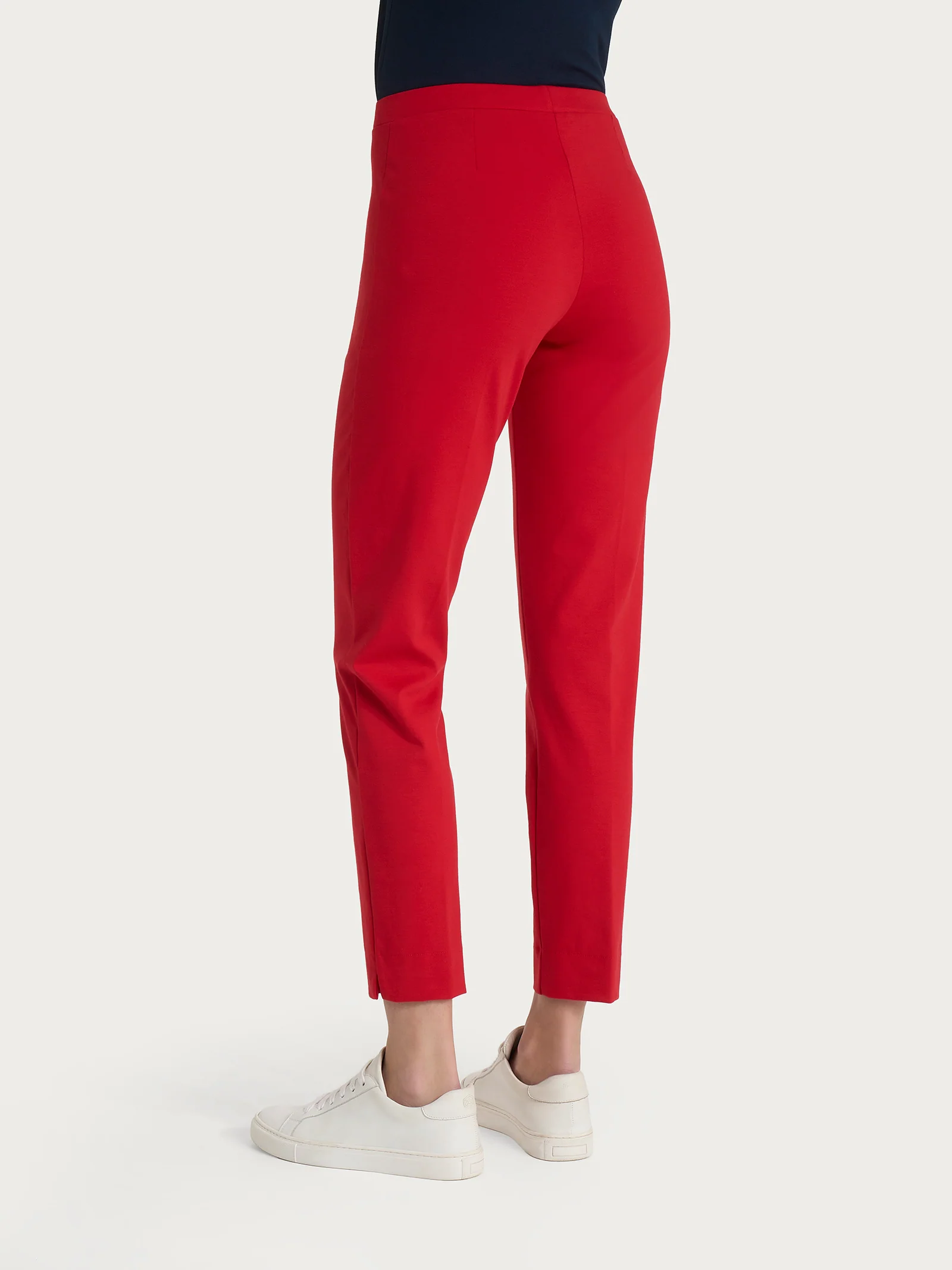 Pantalone capri con spacchetti in Compact Light - Salsa - Image 2