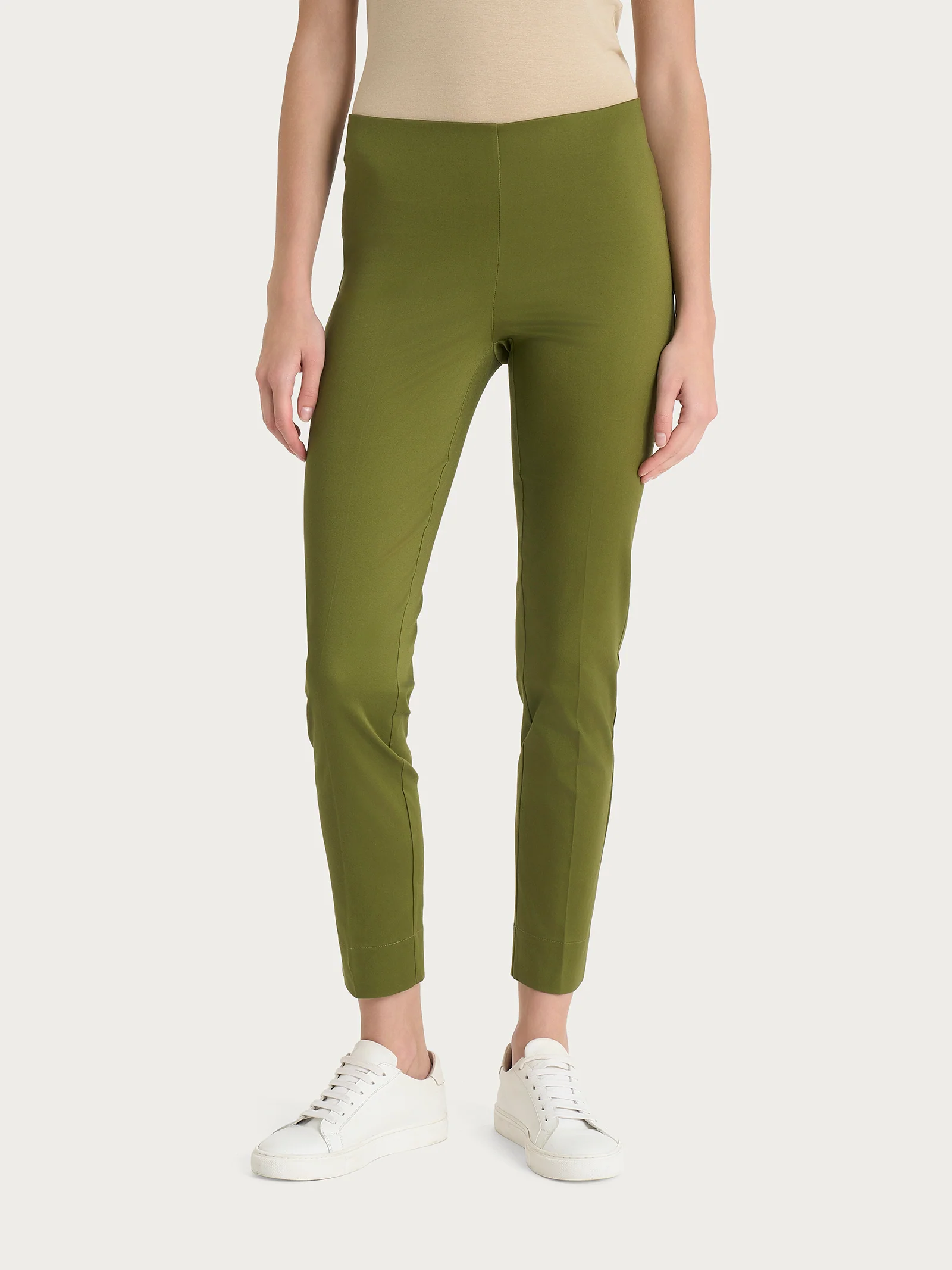 Pantalone capri con spacchetti in Satin Power - Sphagnum