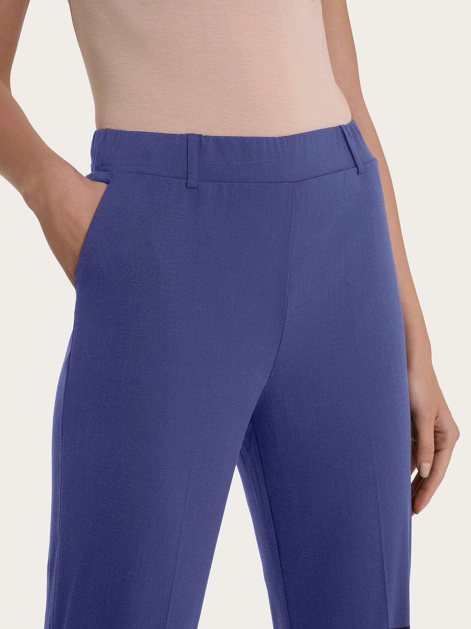 Pantalone chino slim con tasche in Super Natural - Skipper Blue - Image 3