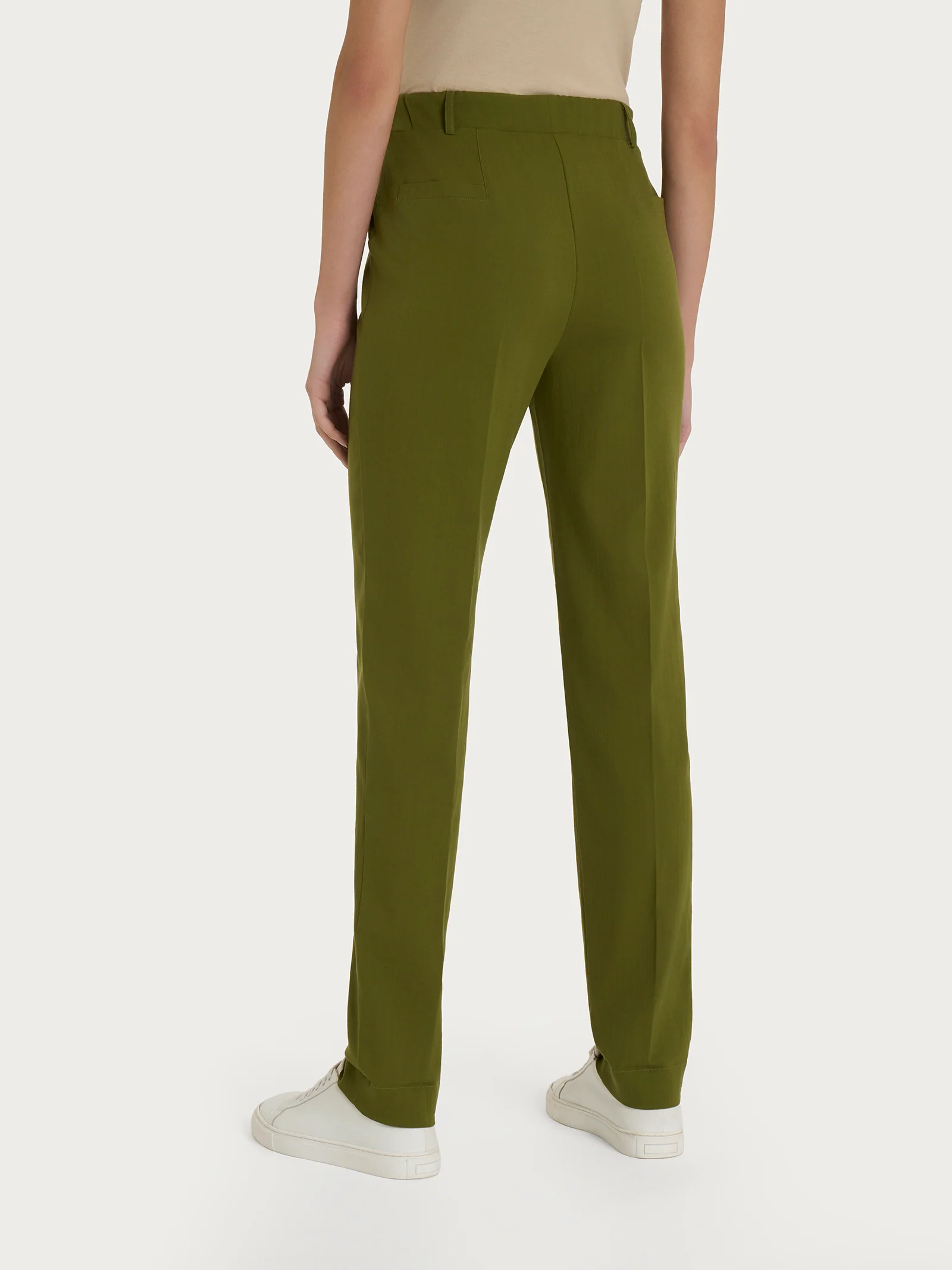 Pantalone chino slim con tasche in Super Natural - Sphagnum - Image 3