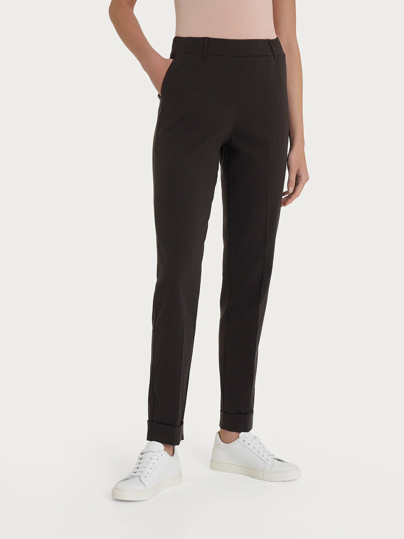 Pantalone chino slim con tasche in Super Natural - Chocolate Torte