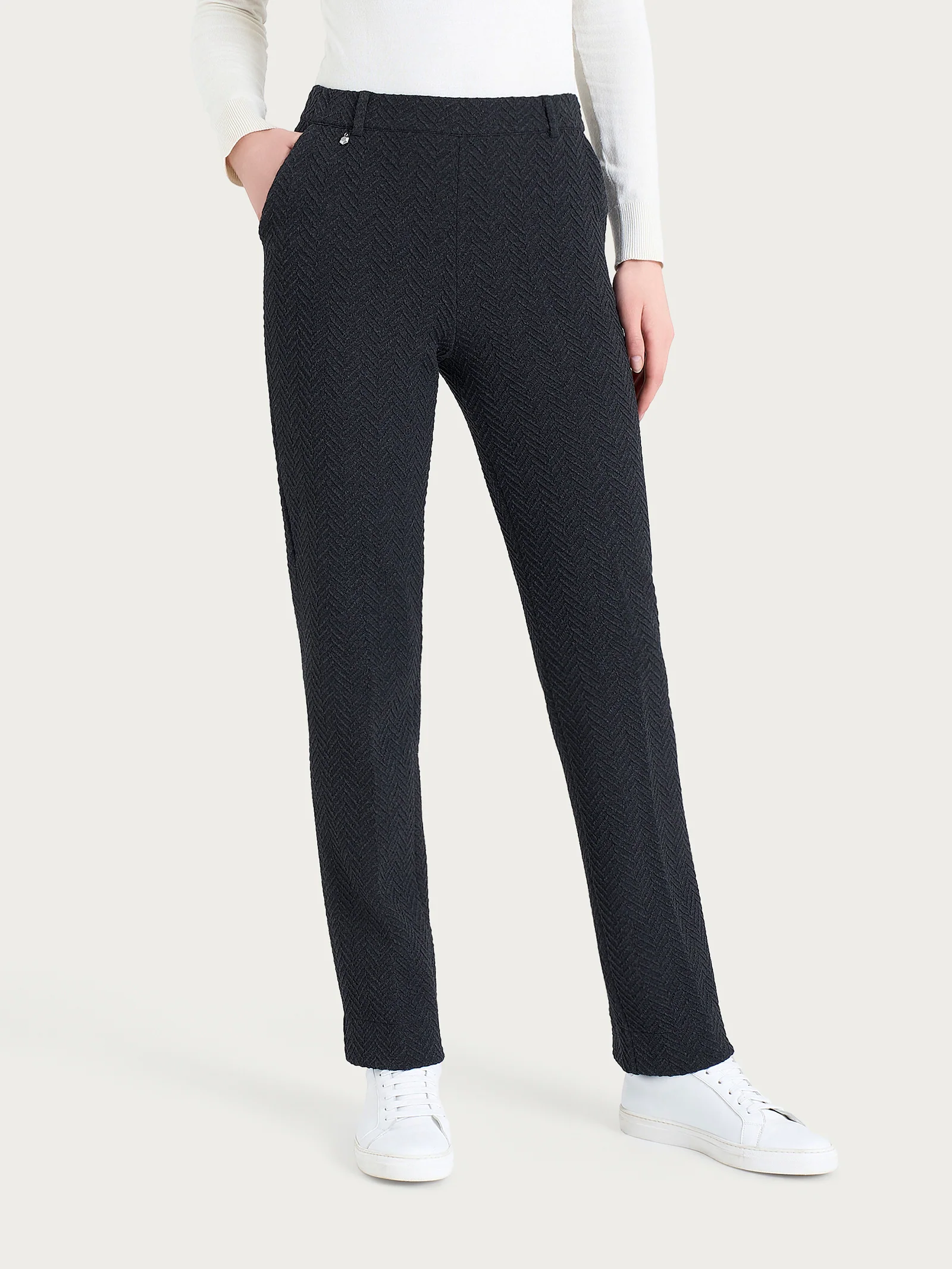 Pantalone dritto con tasche in Eco Jacquard  - Oscuro Mel.