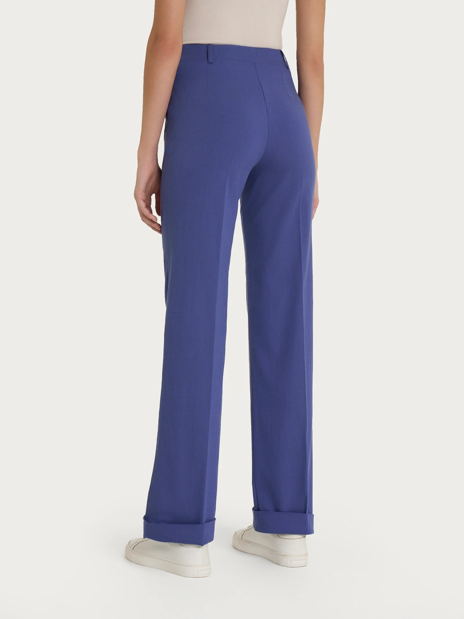 Pantalone dritto con tasche in Super Natural - Skipper Blue - Image 6