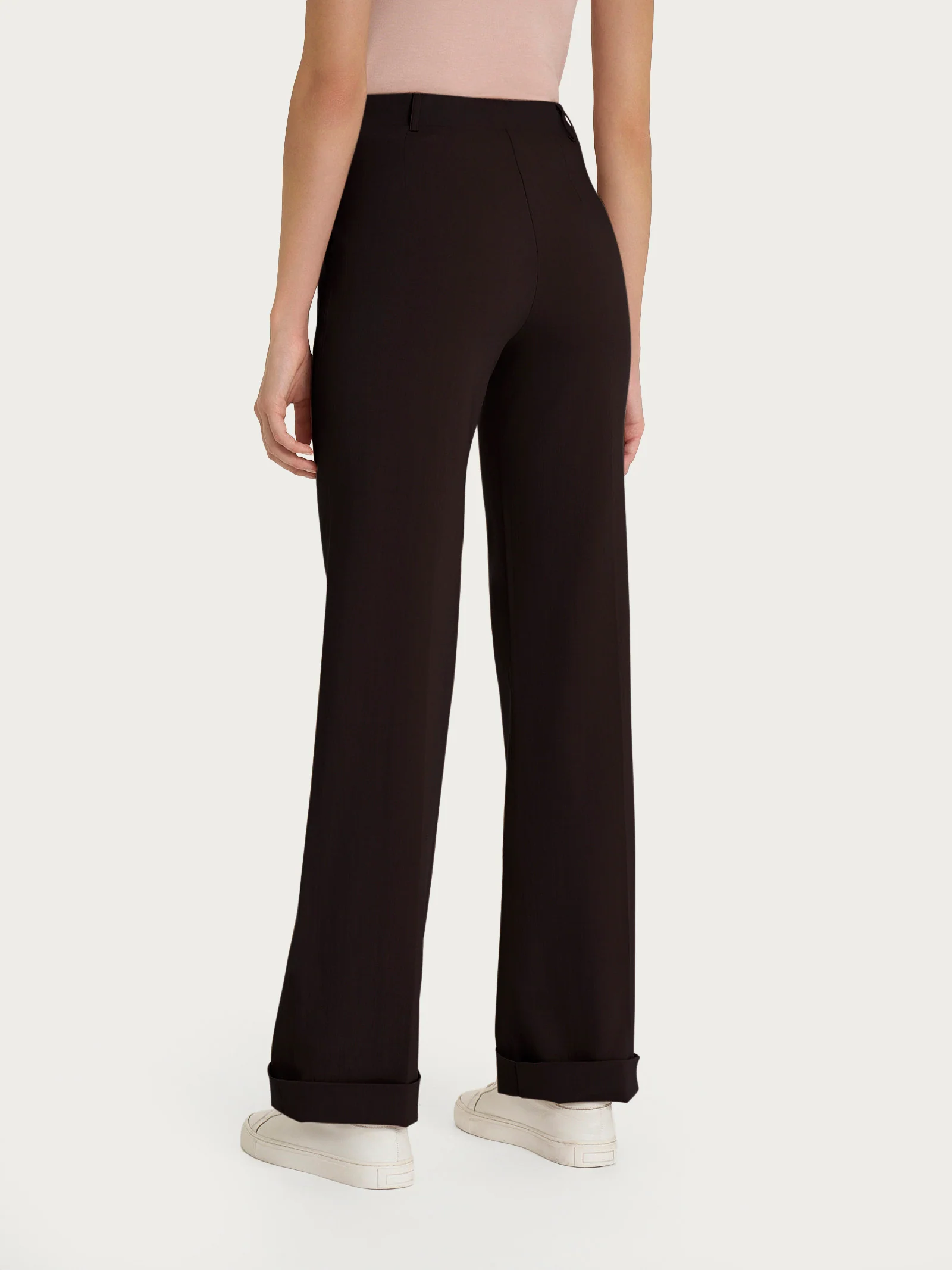 Pantalone dritto con tasche in Super Natural - Chocolate Torte - Image 2