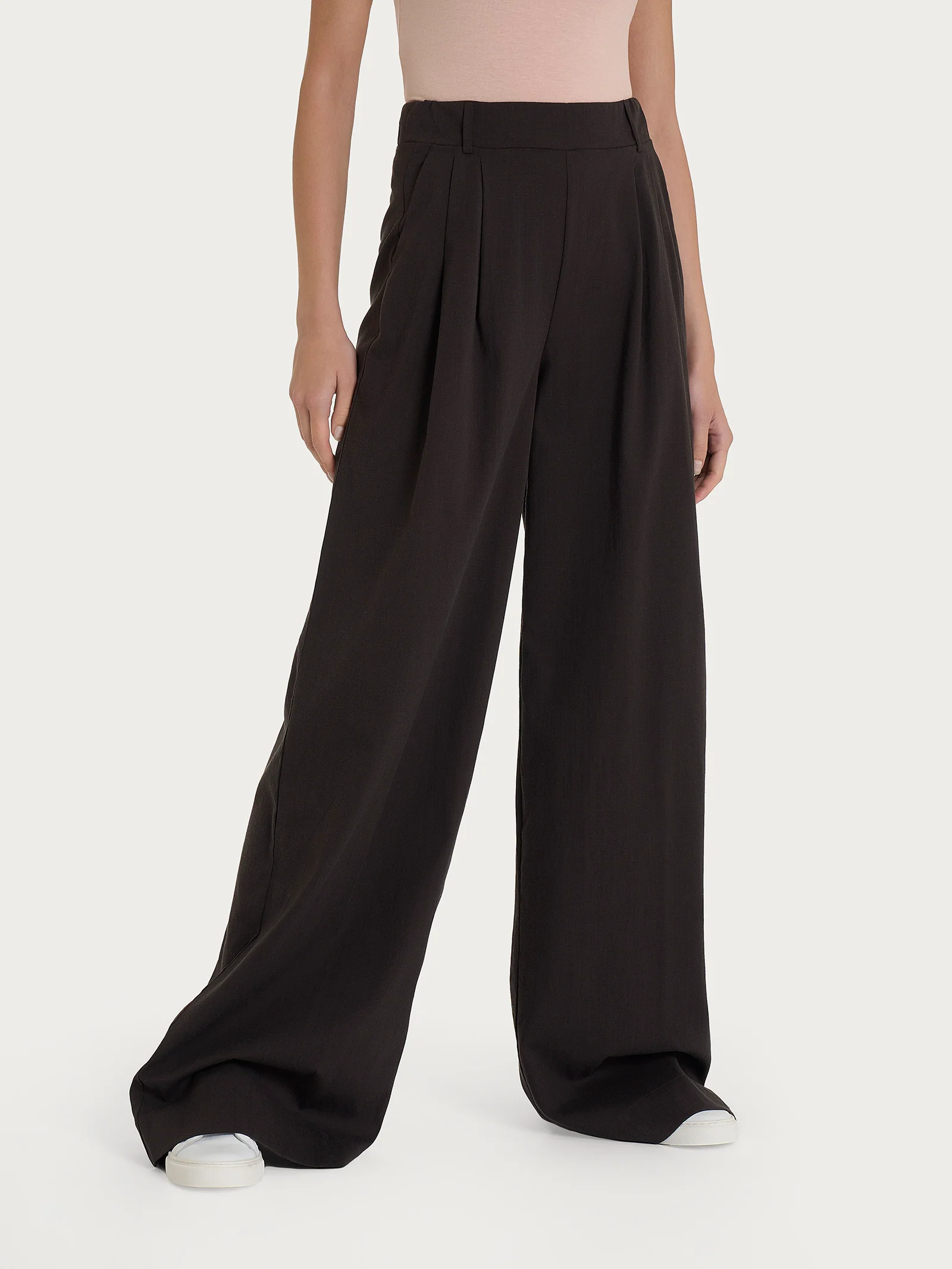 Pantalone palazzo con tasche e pinces in Super Natural - Chocolate Torte
