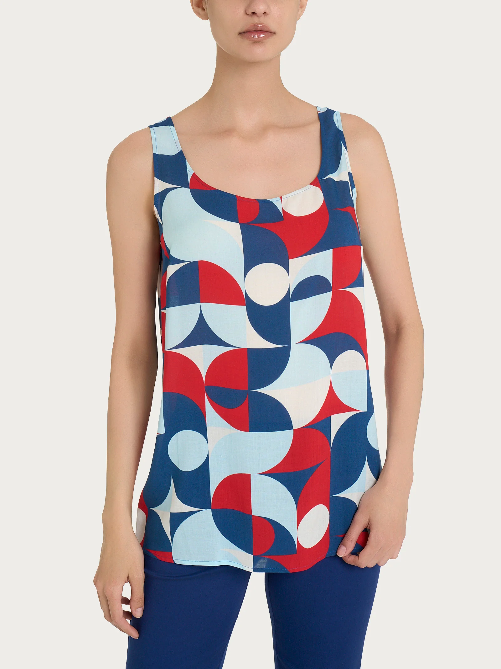 Top smanicato con geometric pattern in Ecoseta - Fant. Blueberry